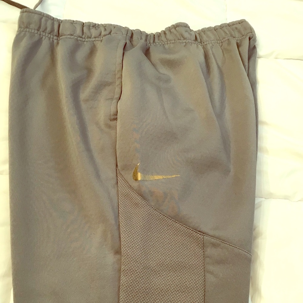 Nike Men’s therma-fit joggers